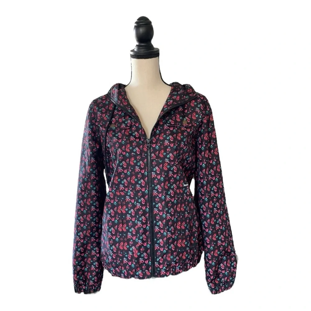 ♥️Volcom♥️Enemy Lines lightweight, Rose print jacket size (M)